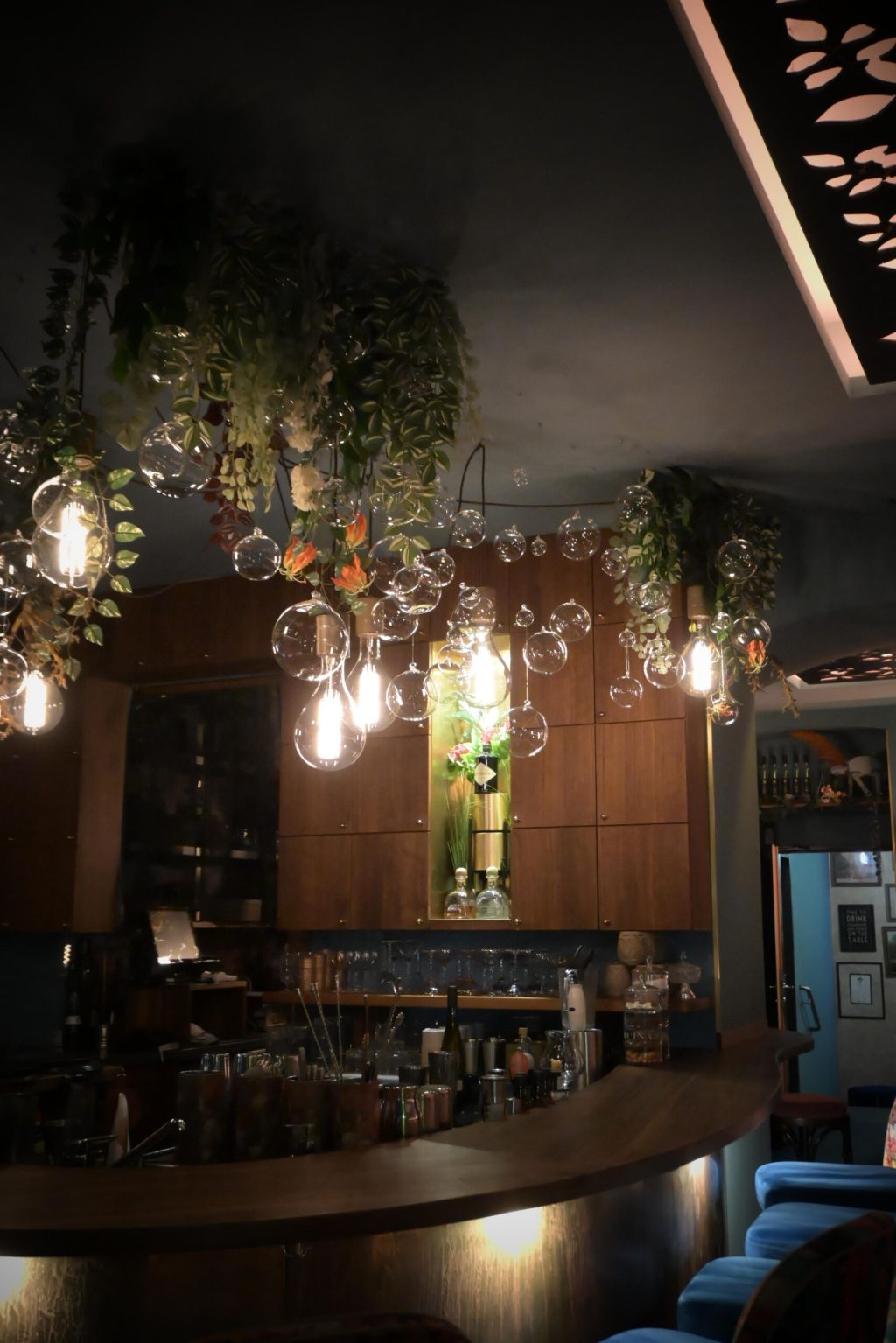 Hammond Bar 1